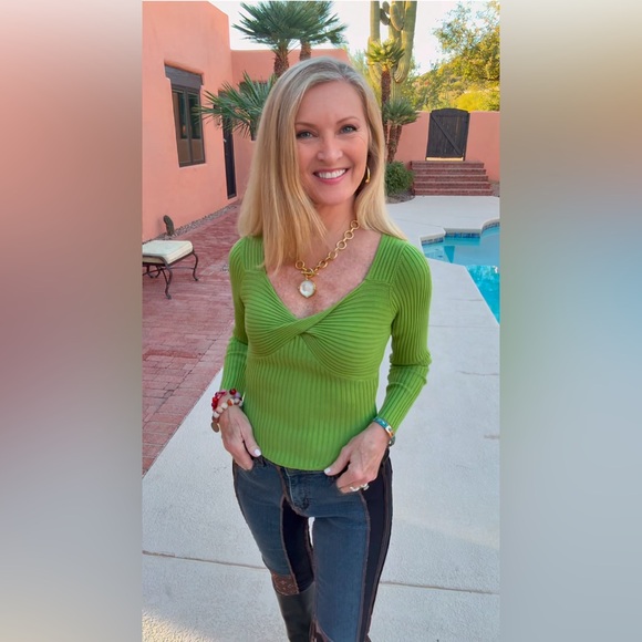 NWT GREEN SWEATER TOP-S - Picture 5 of 12